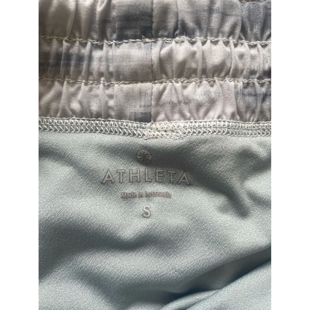 Athleta Gray Abstract Print Running Shorts – Size Small